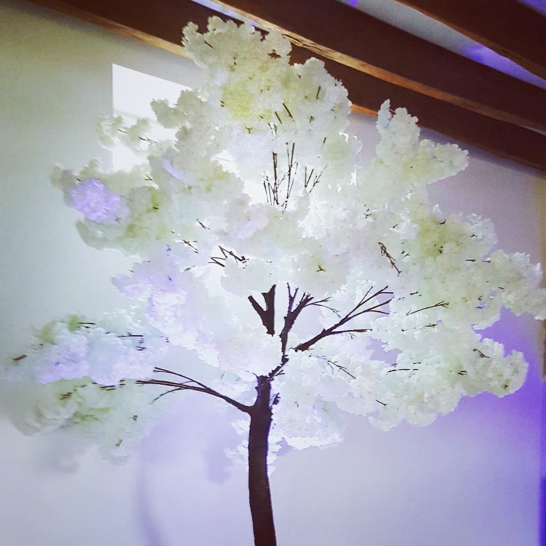 Grand cerisier BLANC LUXE en fleurs artificielles H2m50- Location* arbre  artificiel - Artnuptial