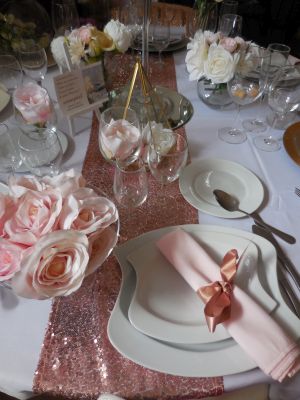 Chemin de table SEQUIN ROSE GOLD - Location deco mariage - Artnuptial