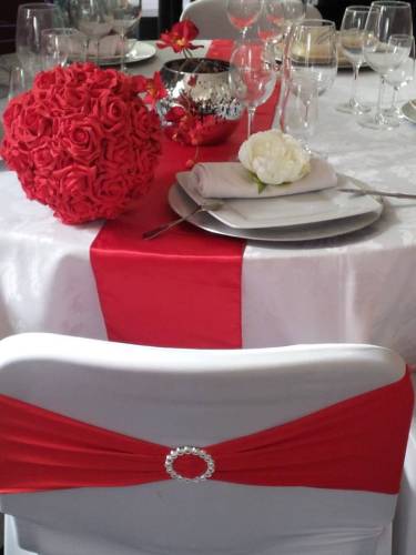 Location Chemin de table SATIN ROUGE 2 m 80-Deco mariage - Artnuptial