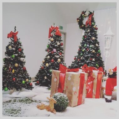 Sapin Noel géant feuillage artificiel H2m90 -LOCATION* SAPIN ARTIFICIEL DECO NOEL