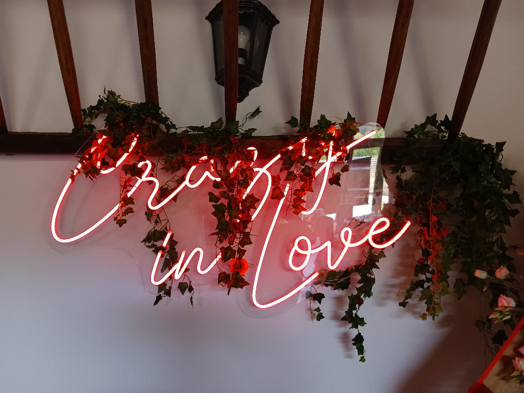 Neon CRAZY IN LOVE